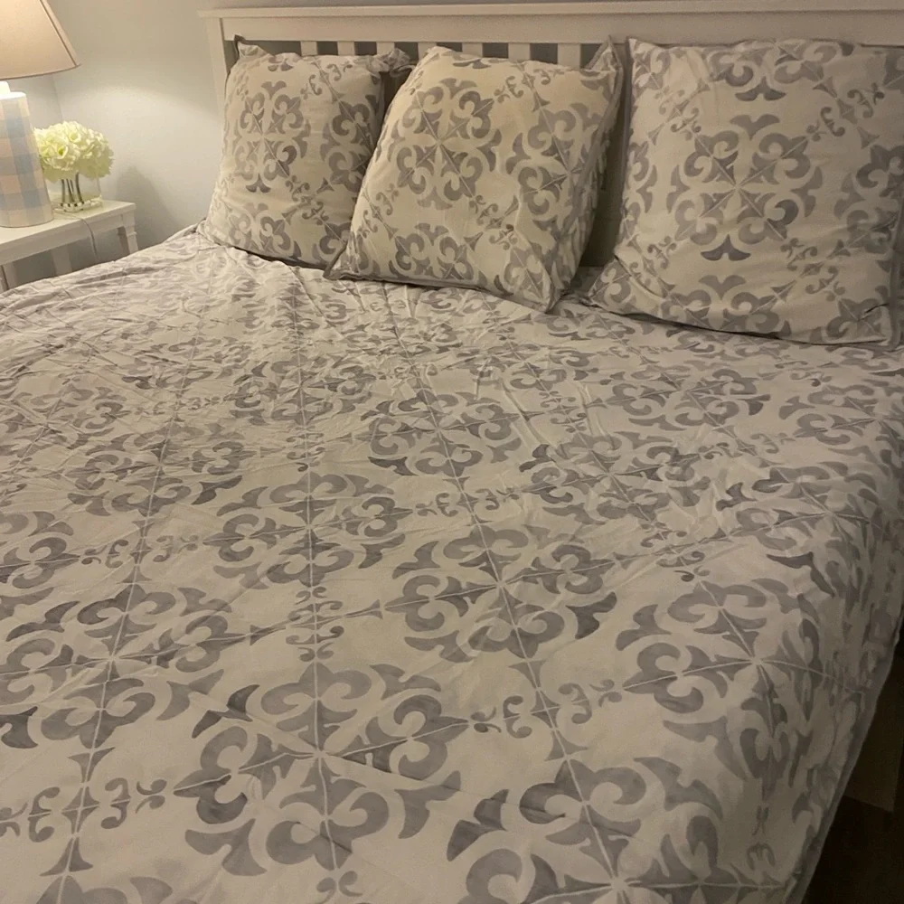 Serena & Lily White and Light Gray Wentworth Duvet Cover